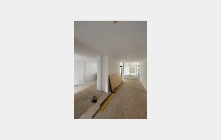Local commercial   TROYES  67 m2 1 800 € 