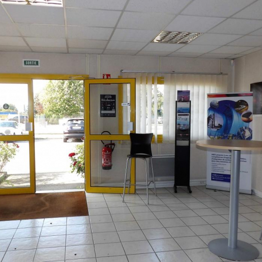  Agence Cosi : Commerces | LA CHAPELLE-SAINT-LUC (10600) | 680 m2 | 3 700 € 