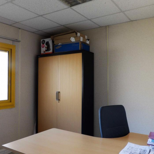  Agence Cosi : Commerces | LA CHAPELLE-SAINT-LUC (10600) | 680 m2 | 3 700 € 