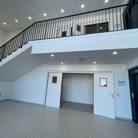  Agence Cosi : Office | CHALONS-EN-CHAMPAGNE (51000) | 26 m2 | 811 € 