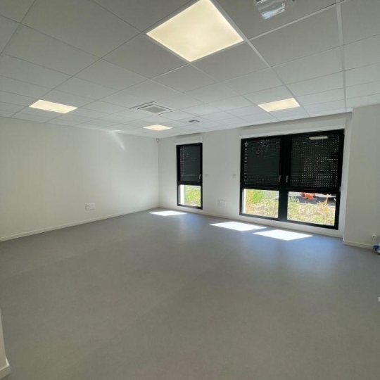  Agence Cosi : Office | CHALONS-EN-CHAMPAGNE (51000) | 26 m2 | 811 € 