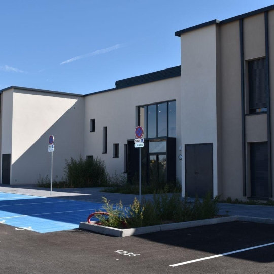  Agence Cosi : Office | CHALONS-EN-CHAMPAGNE (51000) | 26 m2 | 811 € 