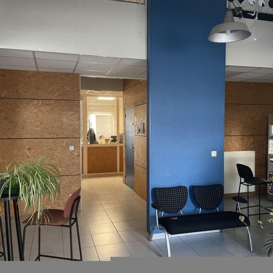  Agence Cosi : Office | LA CHAPELLE-SAINT-LUC (10600) | 1 385 m2 | 17 700 € 