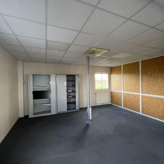  Agence Cosi : Office | LA CHAPELLE-SAINT-LUC (10600) | 1 385 m2 | 17 700 € 