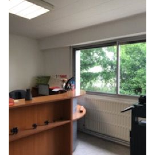  Agence Cosi : Autres | LA CHAPELLE-SAINT-LUC (10600) | 1 450 m2 | 4 800 &euro; 