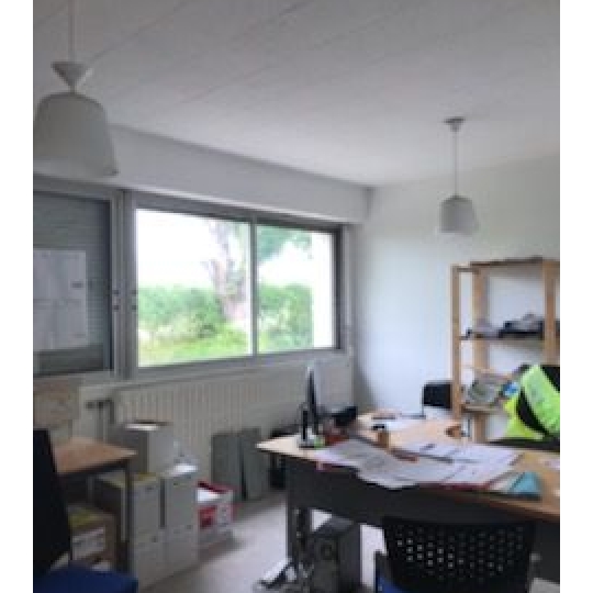  Agence Cosi : Autres | LA CHAPELLE-SAINT-LUC (10600) | 1 450 m2 | 4 800 &euro; 