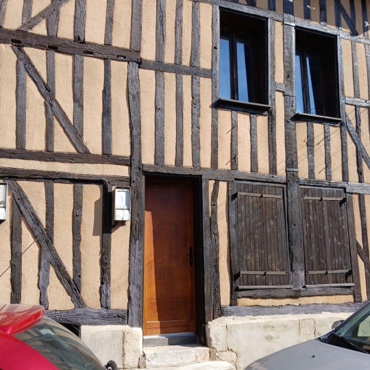  Agence Cosi : Immeuble | ARCIS-SUR-AUBE (10700) | 60 m2 | 87 200 € 
