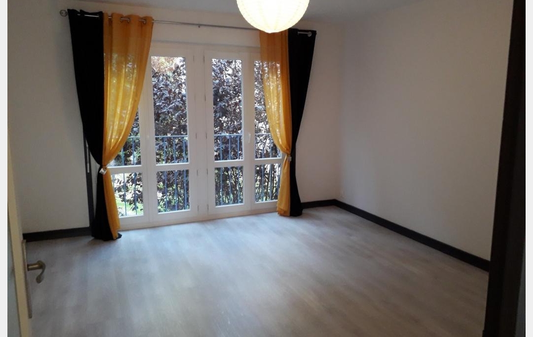 Agence Cosi : Appartement | SAINT-ANDRE-LES-VERGERS (10120) | 66 m2 | 680 € 