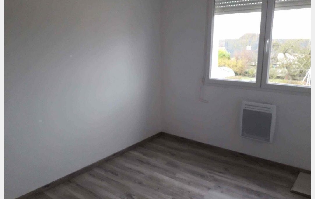 Agence Cosi : House | SAINT-LYE (10180) | 71 m2 | 818 € 