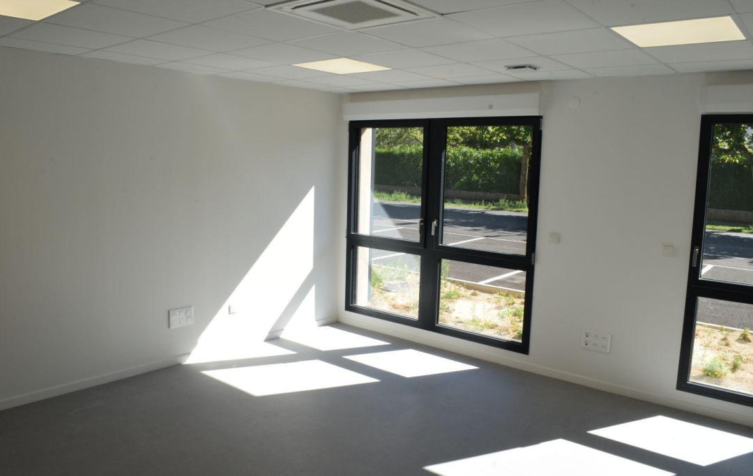 Agence Cosi : Office | CHALONS-EN-CHAMPAGNE (51000) | 26 m2 | 811 € 