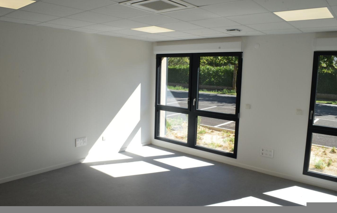 Agence Cosi : Local / Bureau | CHALONS-EN-CHAMPAGNE (51000) | 26 m2 | 811 € 