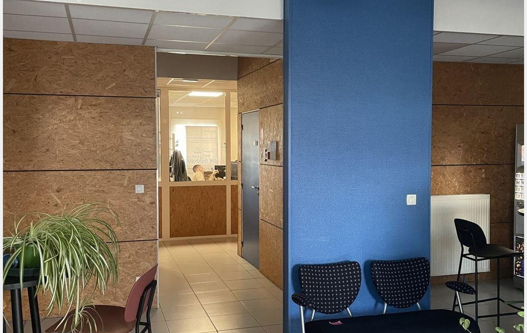 Agence Cosi : Local / Bureau | LA CHAPELLE-SAINT-LUC (10600) | 1 385 m2 | 16 740 € 