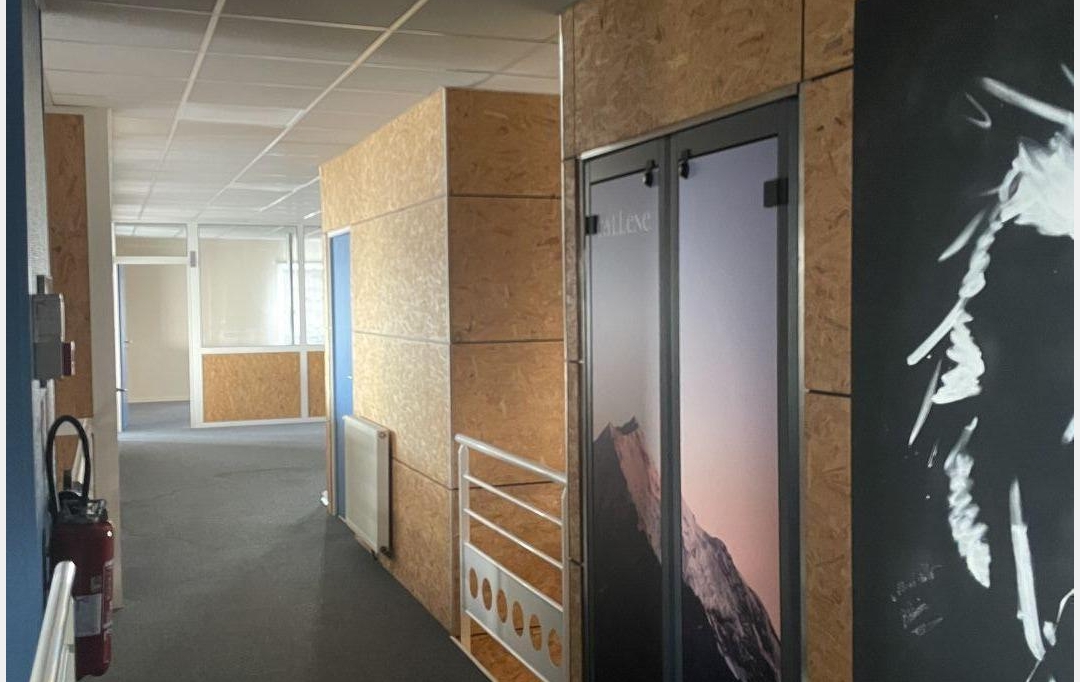 Agence Cosi : Local / Bureau | LA CHAPELLE-SAINT-LUC (10600) | 1 385 m2 | 16 740 € 