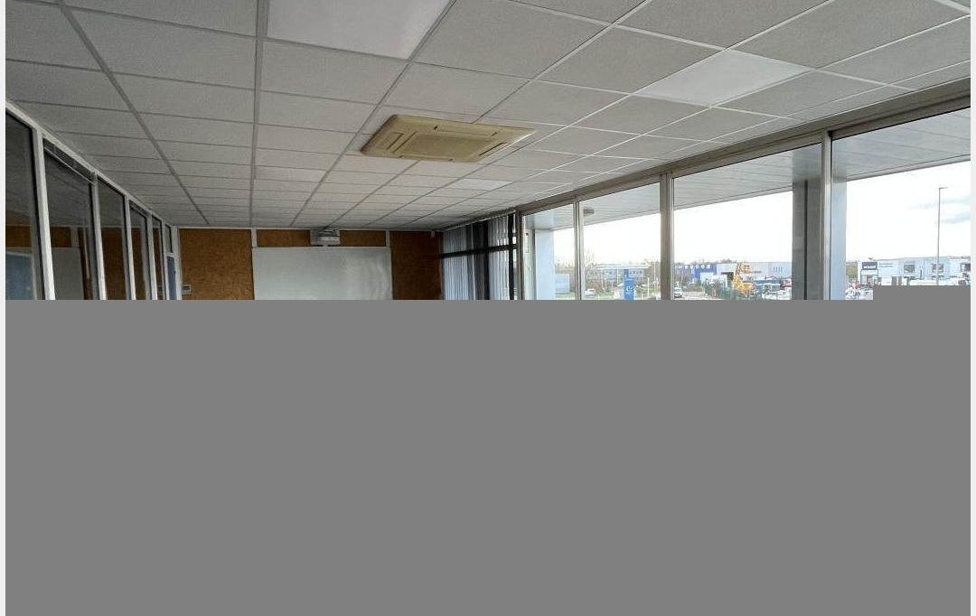 Agence Cosi : Office | LA CHAPELLE-SAINT-LUC (10600) | 1 385 m2 | 17 700 € 