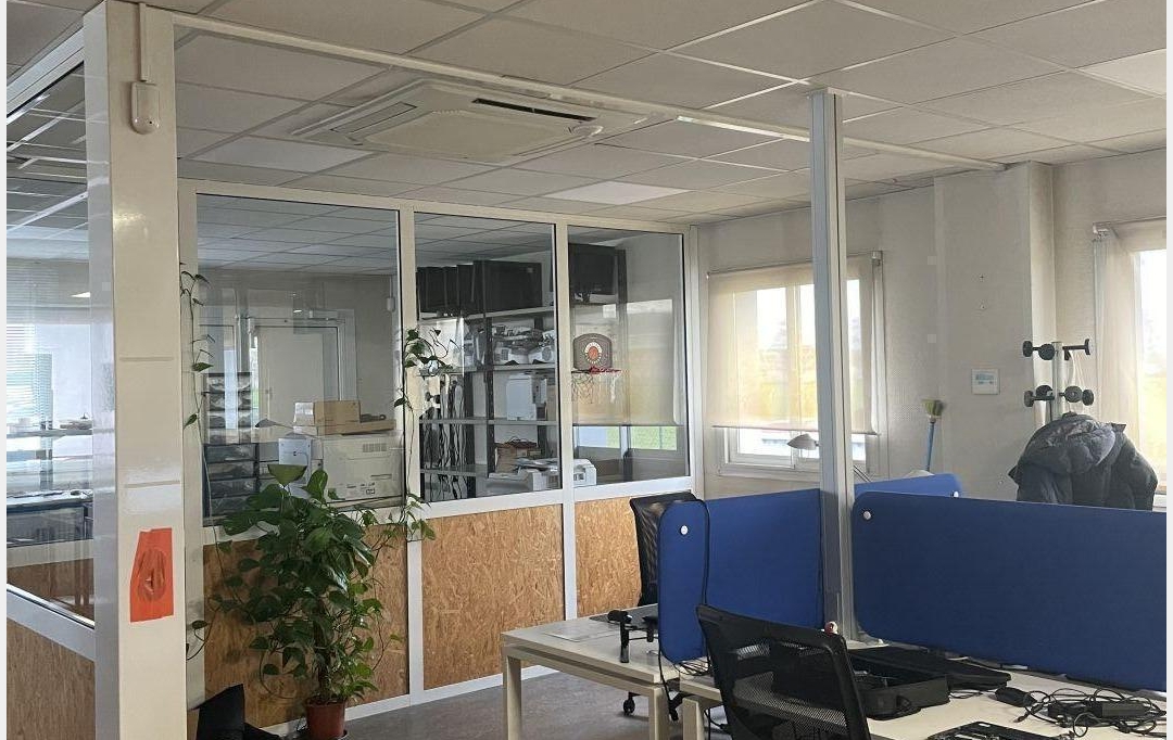 Agence Cosi : Office | LA CHAPELLE-SAINT-LUC (10600) | 1 385 m2 | 17 700 € 