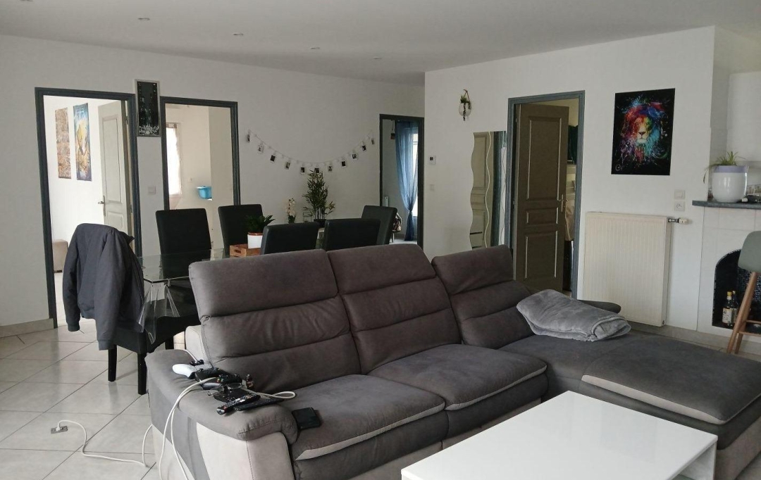 Agence Cosi : Maison / Villa | LA RIVIERE-DE-CORPS (10440) | 101 m2 | 1 100 € 