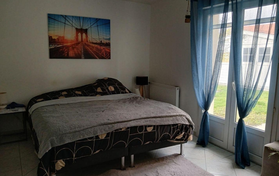 Agence Cosi : Maison / Villa | LA RIVIERE-DE-CORPS (10440) | 101 m2 | 1 100 € 