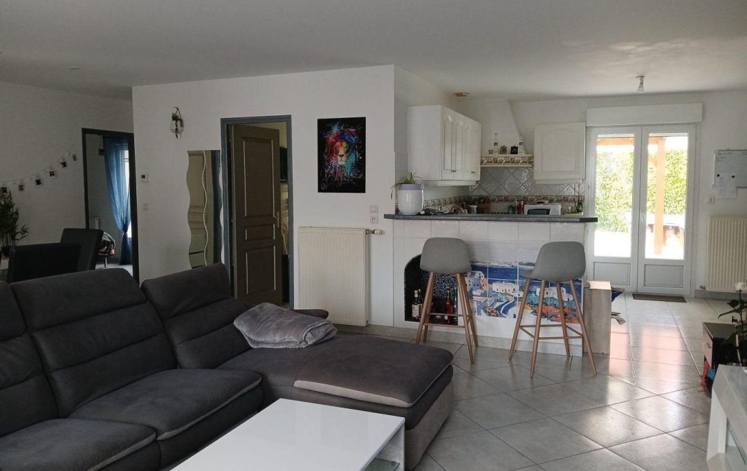 Agence Cosi : Maison / Villa | LA RIVIERE-DE-CORPS (10440) | 101 m2 | 1 100 € 
