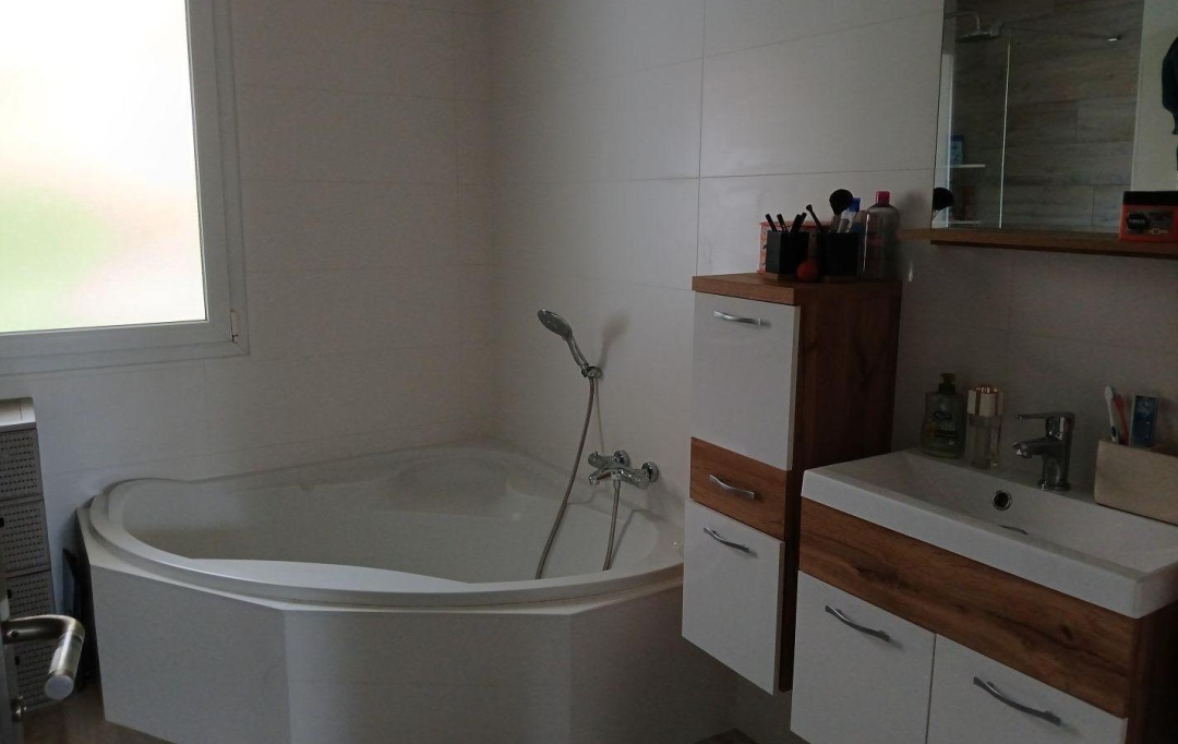Agence Cosi : Maison / Villa | LA RIVIERE-DE-CORPS (10440) | 101 m2 | 1 100 € 