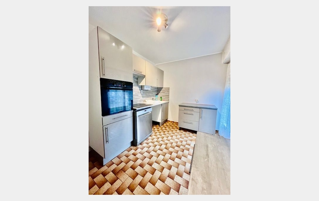 Agence Cosi : Appartement | TROYES (10000) | 74 m2 | 690 € 