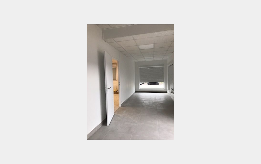 Agence Cosi : Local / Bureau | BARBEREY-SAINT-SULPICE (10600) | 110 m2 | 960 € 