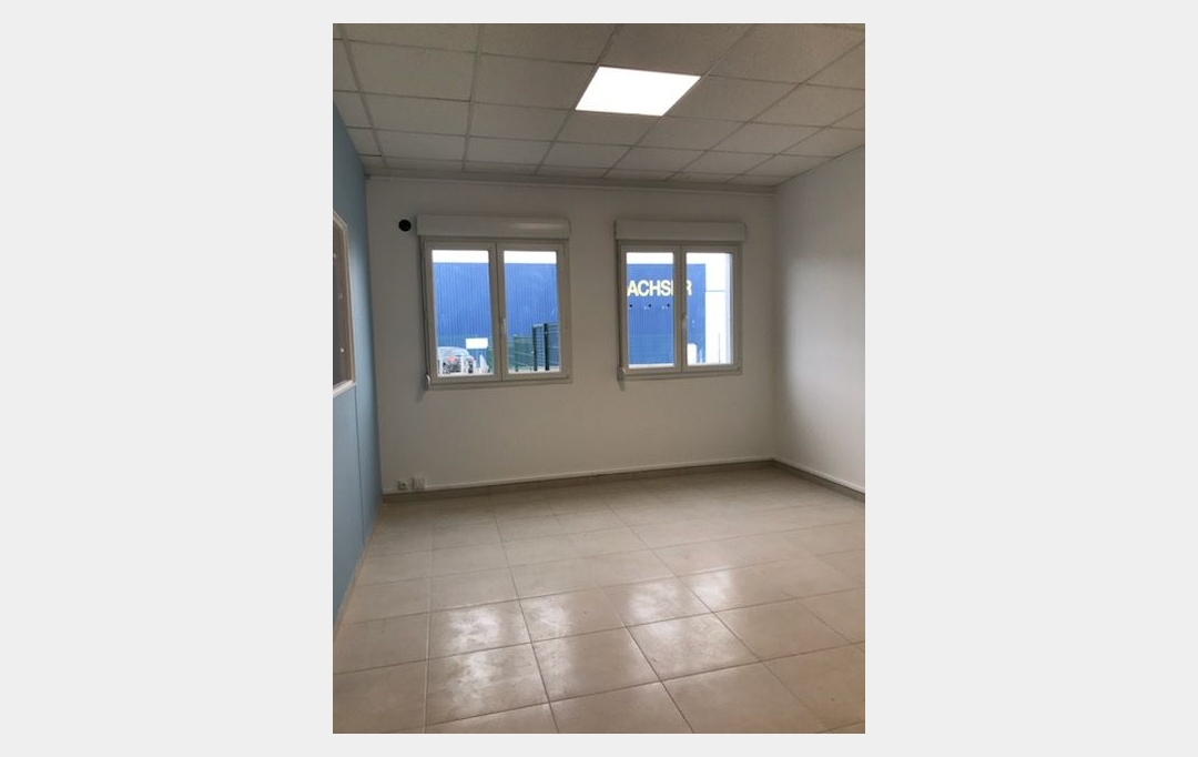Agence Cosi : Local / Bureau | BARBEREY-SAINT-SULPICE (10600) | 110 m2 | 960 € 
