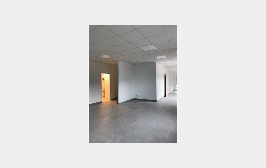 Agence Cosi : Local / Bureau | BARBEREY-SAINT-SULPICE (10600) | 110 m2 | 960 € 