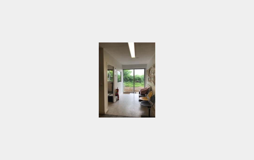 Agence Cosi : Autres | LA CHAPELLE-SAINT-LUC (10600) | 1 450 m2 | 4 800 &euro; 