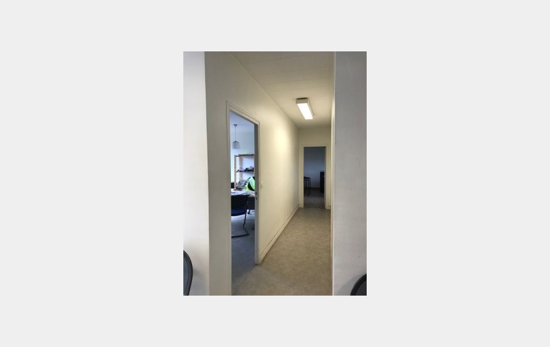 Agence Cosi : Autres | LA CHAPELLE-SAINT-LUC (10600) | 1 450 m2 | 4 800 &euro; 