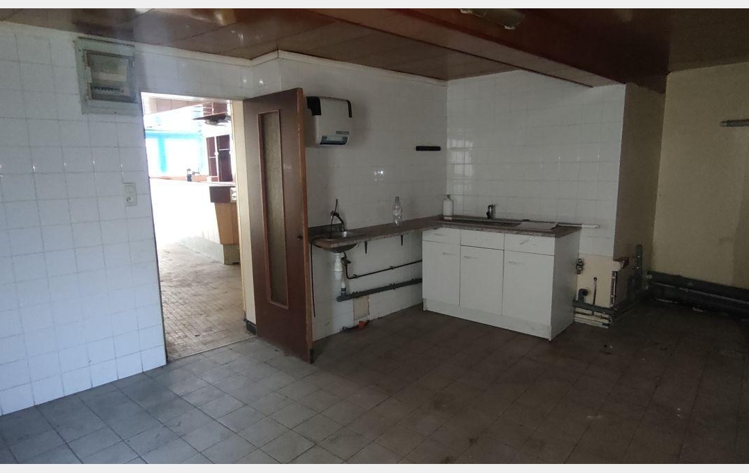 Agence Cosi : Building | TROYES (10000) | 198 m2 | 129 600 € 