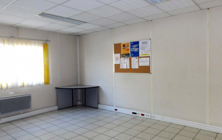 Agence Cosi : Commerces | LA CHAPELLE-SAINT-LUC (10600) | 680 m2 | 3 700 € 
