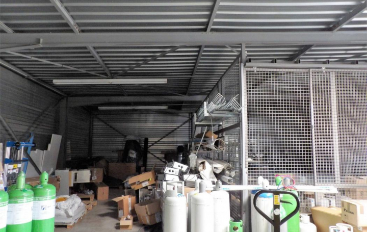 Agence Cosi : Commerces | LA CHAPELLE-SAINT-LUC (10600) | 680 m2 | 3 700 € 