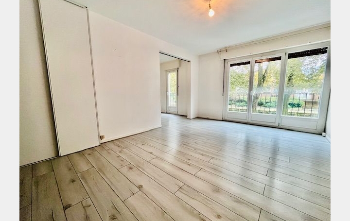 Appartement P3   TROYES  74 m2 696 € 