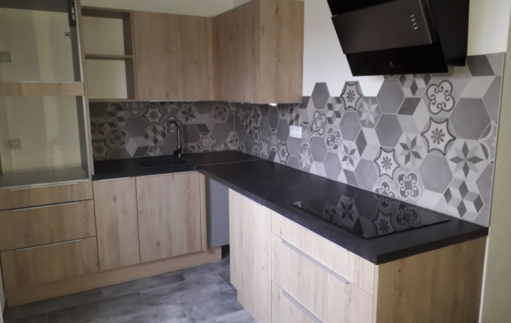 Appartement P3   LA CHAPELLE-SAINT-LUC  60 m2 671 € 