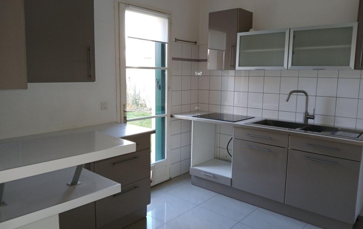 Maison   TROYES  119 m2 371 000 € 