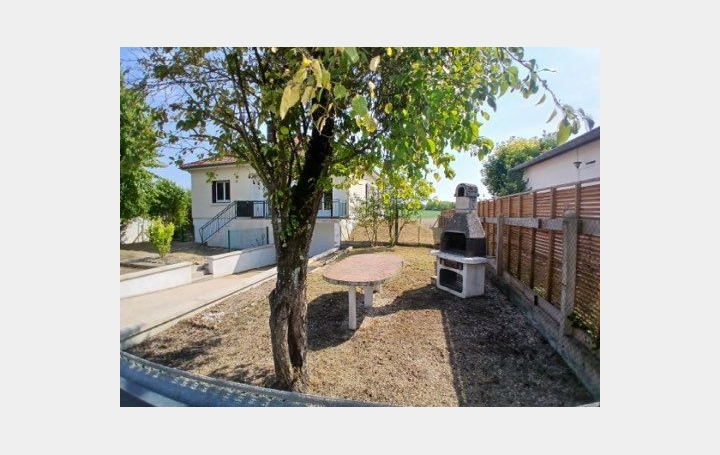 Maison   VILLECHETIF  118 m2 212 000 € 