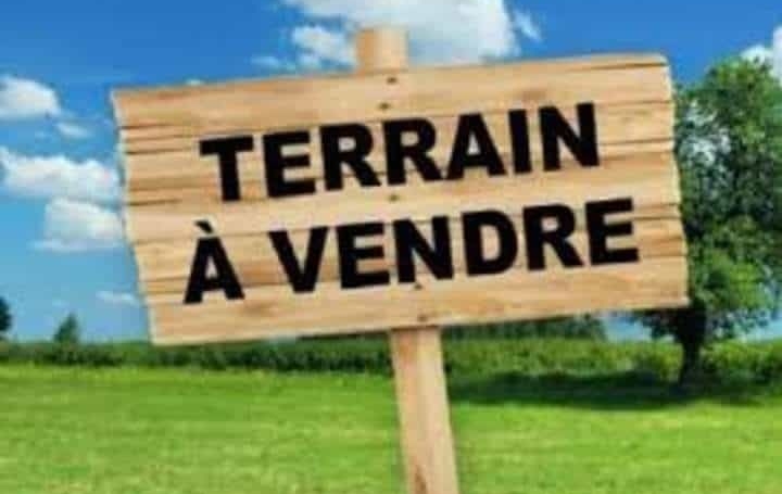 Terrain   SAINT-POUANGE  1 674 m2 161 160 € 