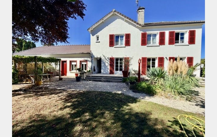 Maison   SAINT-JULIEN-LES-VILLAS  213 m2 440 000 € 